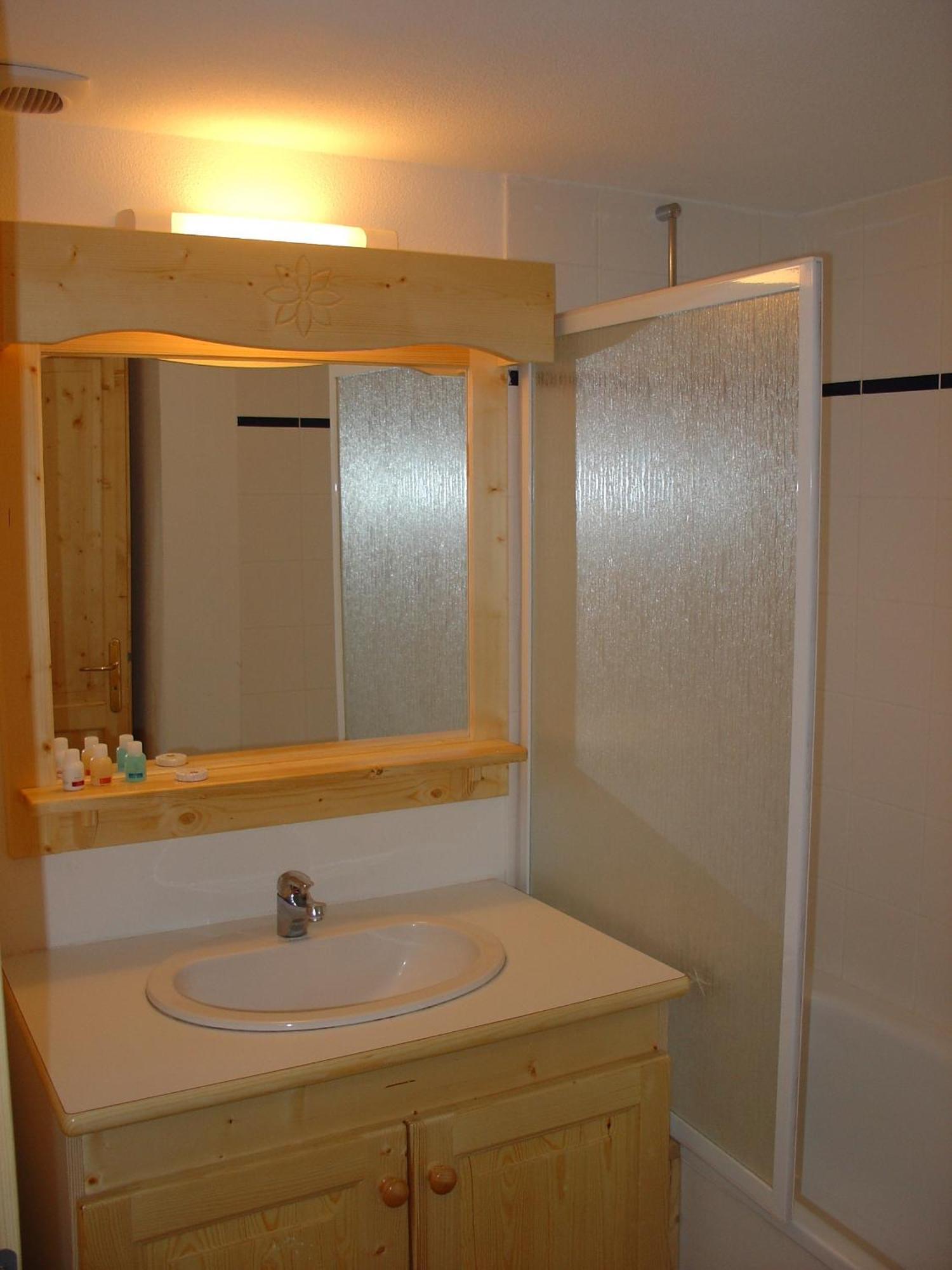 One-Bedroom Apartment,917432173:JPEG
